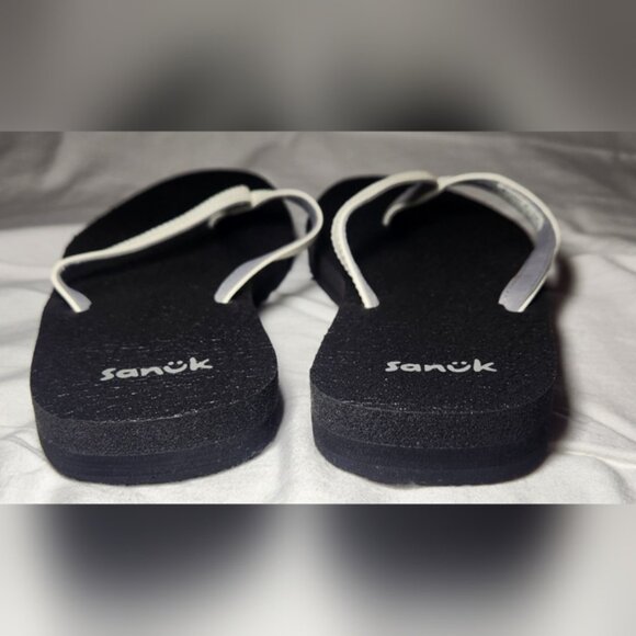 Sanuk Women's Yoga Joy II Sandal Size 8 Black & White NWOT - Picture 3 of 5